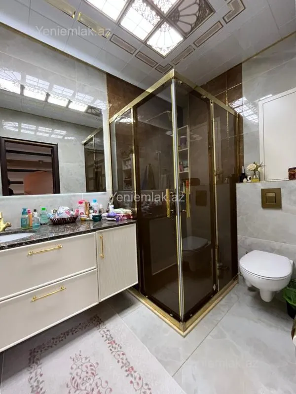 Satılır 3 otaqlı yeni tikili 130 m²