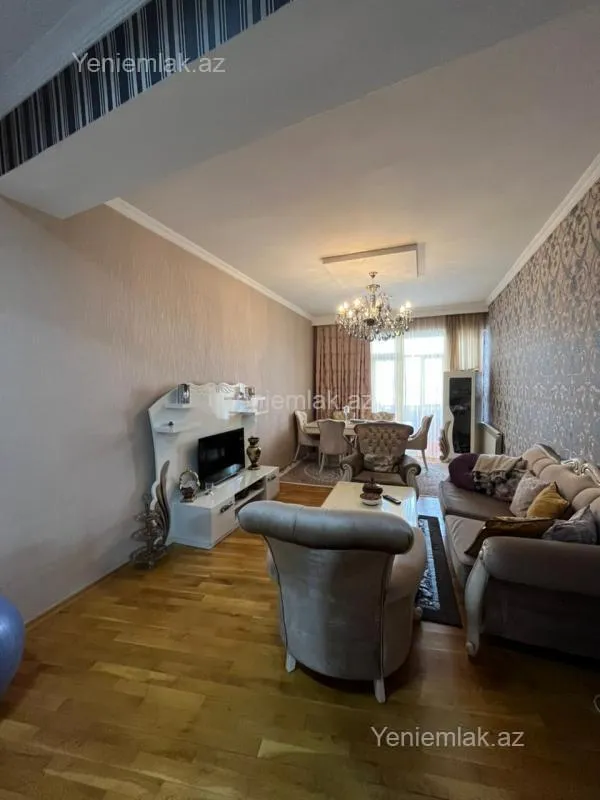 Satılır 3 otaqlı yeni tikili 130 m²