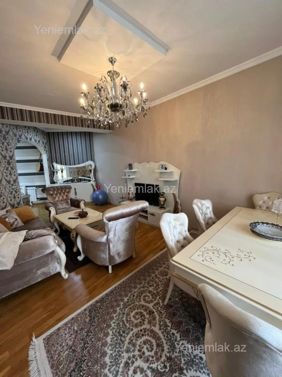 Satılır 3 otaqlı yeni tikili 130 m²
