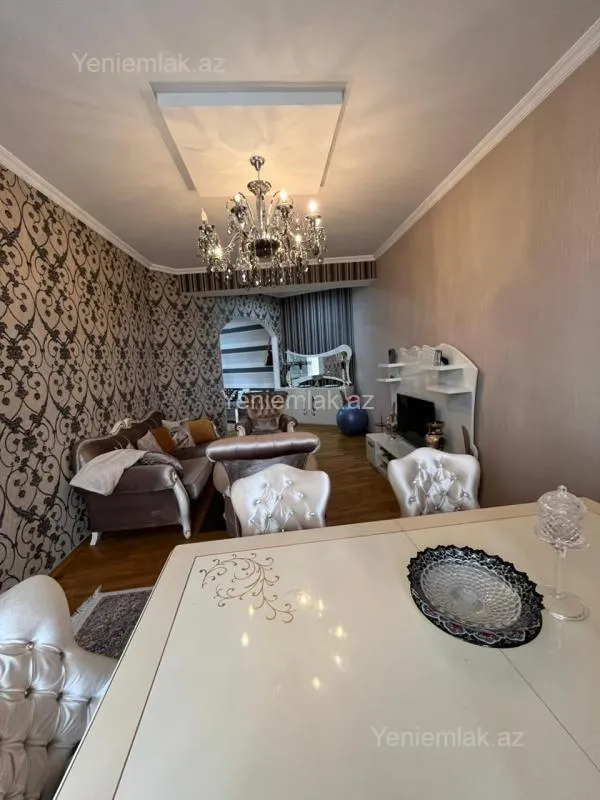 Satılır 3 otaqlı yeni tikili 130 m²