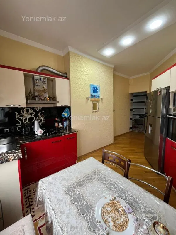 Satılır 3 otaqlı yeni tikili 130 m²