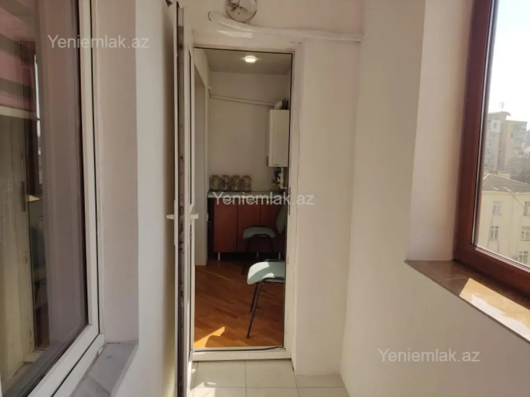 Satılır 2 otaqlı köhnə tikili 65 m²