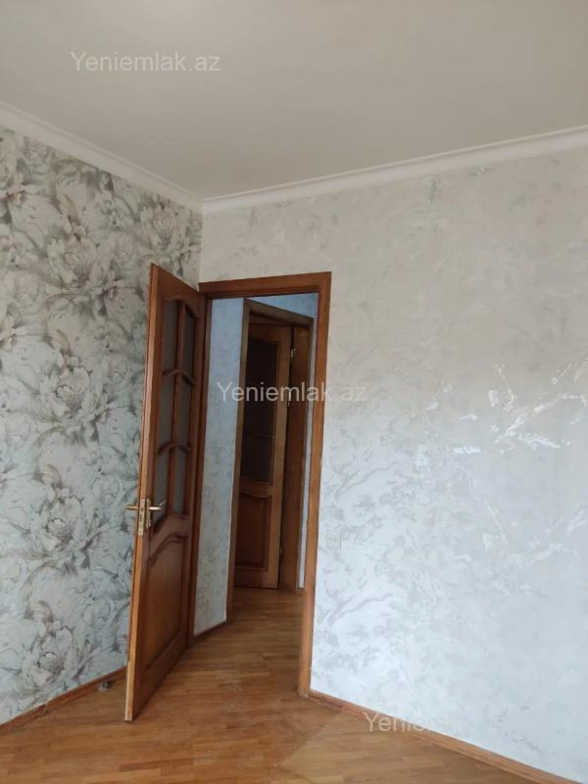 Satılır 2 otaqlı köhnə tikili 65 m²