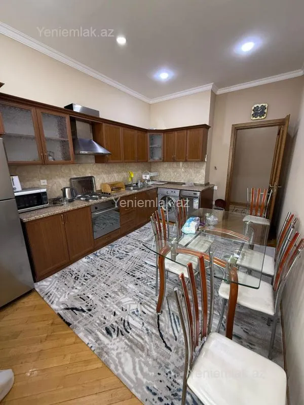 Satılır 3 otaqlı yeni tikili 137 m²