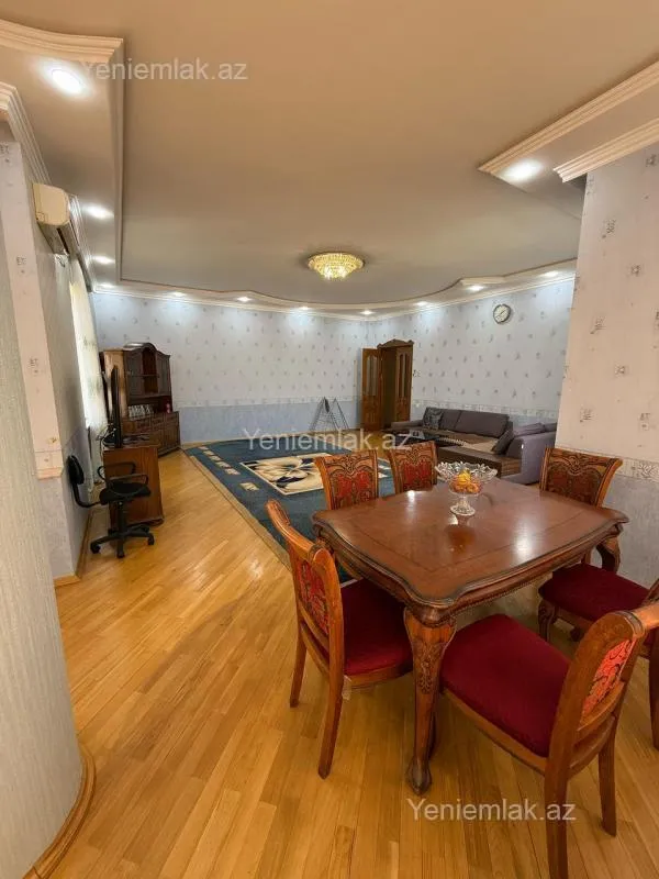 Satılır 3 otaqlı yeni tikili 137 m²