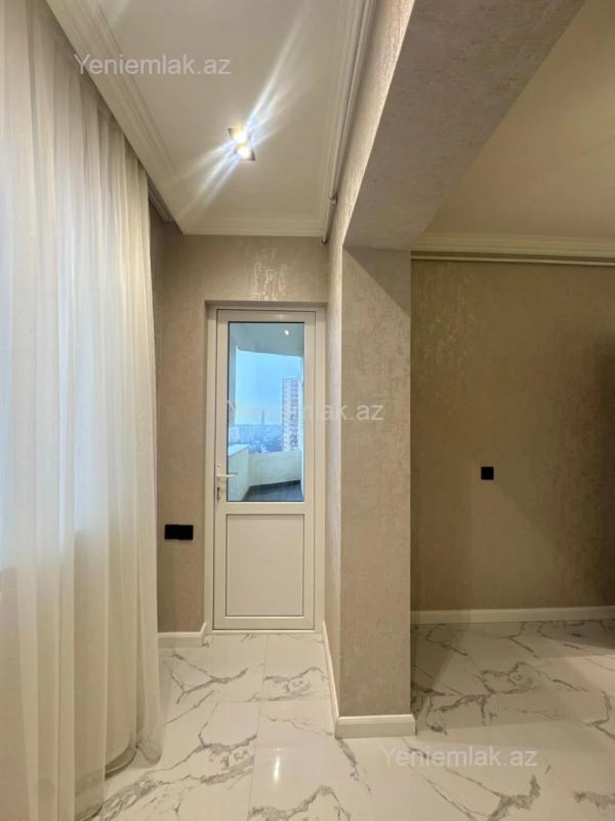 Satılır 2 otaqlı yeni tikili 60 m²