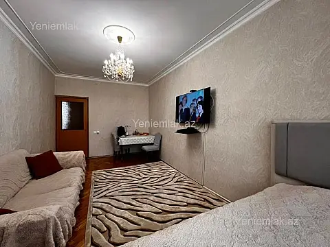 Satılır 2 otaqlı köhnə tikili 62 m²