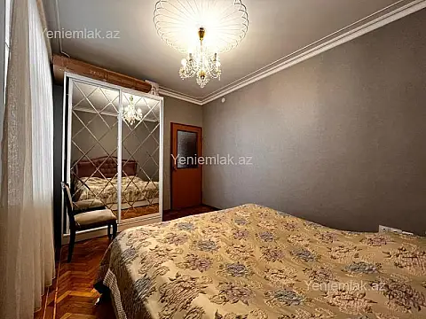 Satılır 2 otaqlı köhnə tikili 62 m²