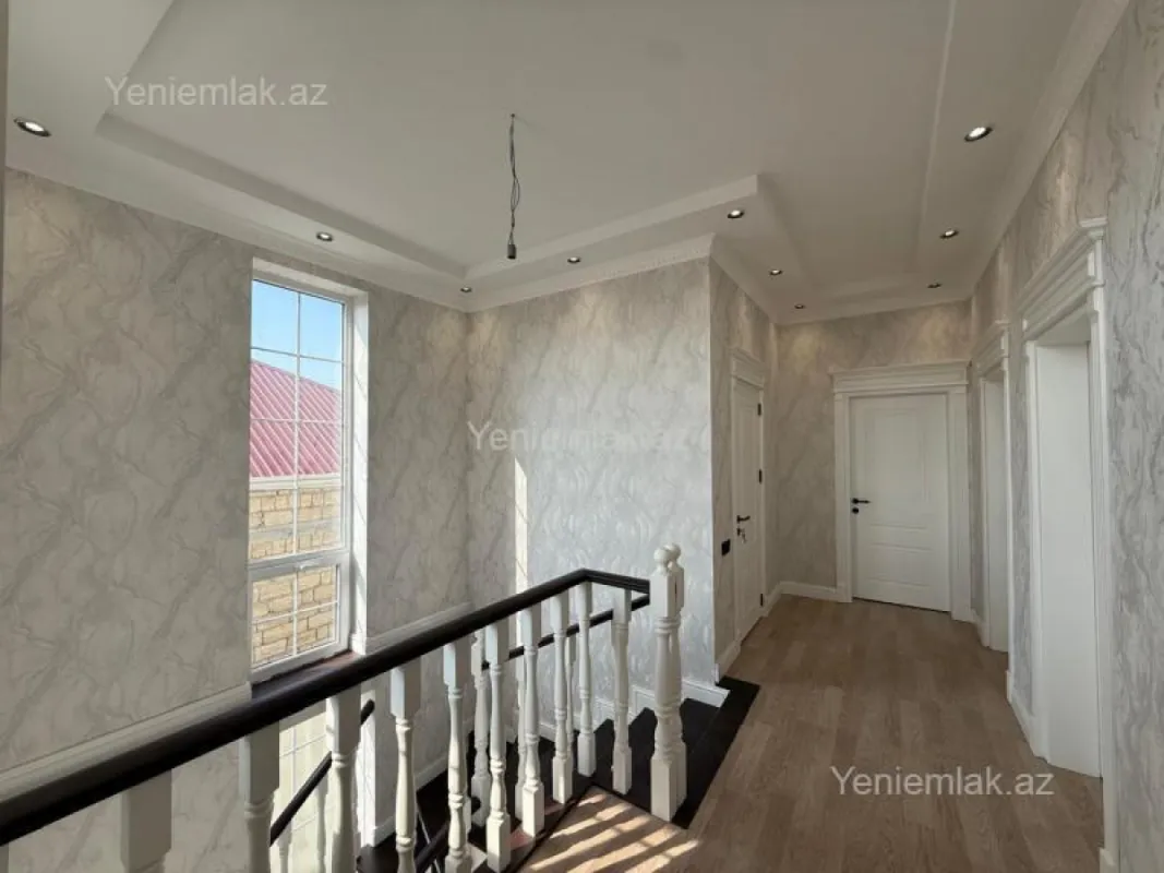Satılır 5 otaqlı həyət evi 180 m²