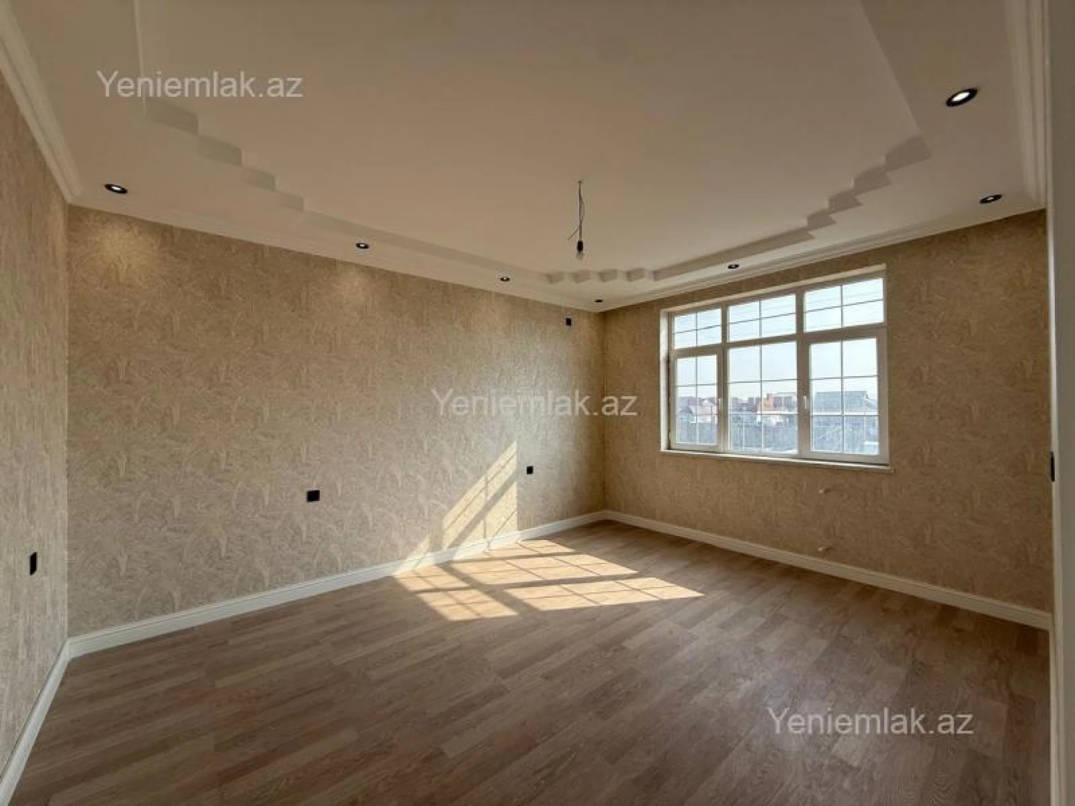 Satılır 5 otaqlı həyət evi 180 m²