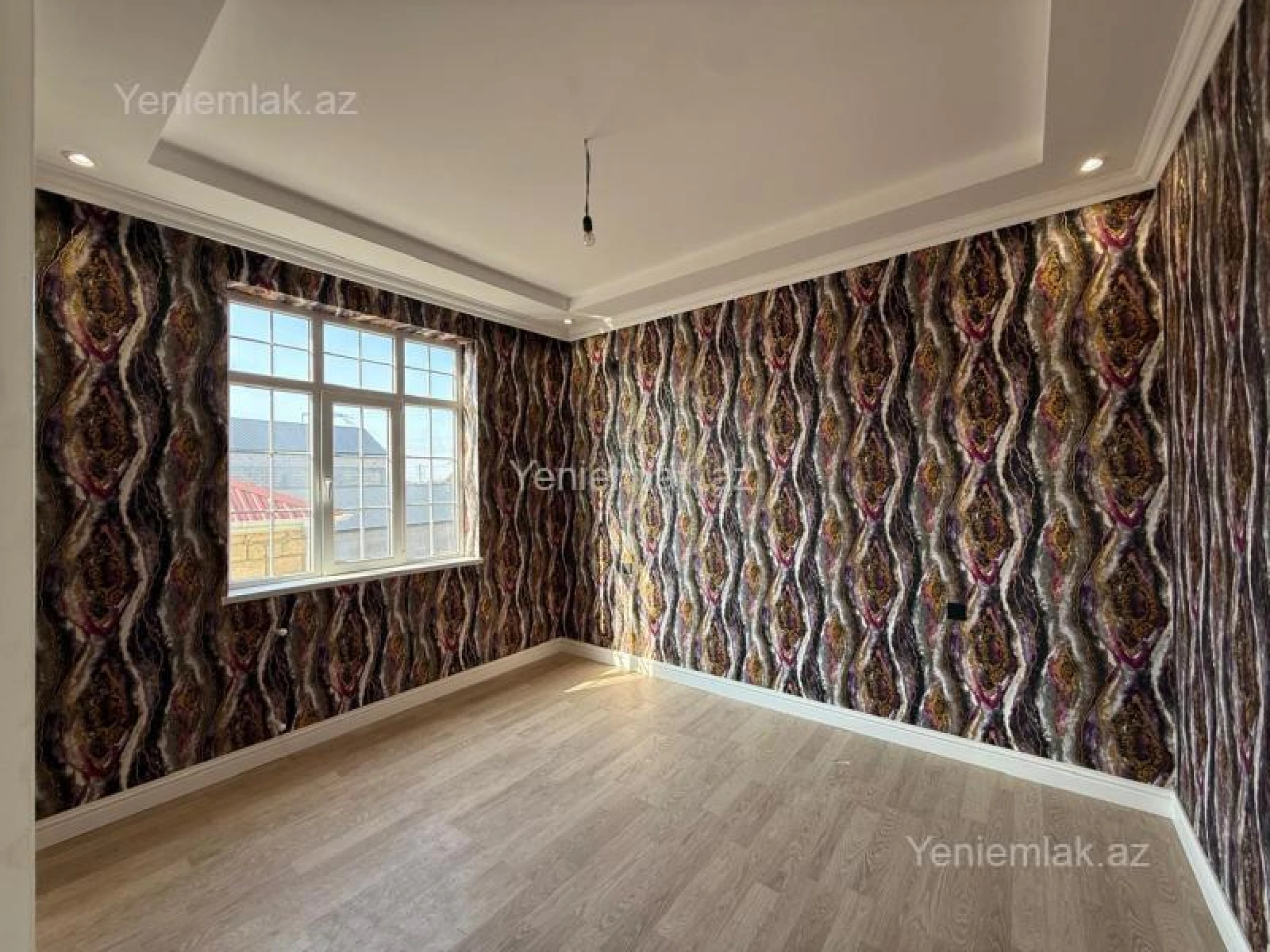 Satılır 5 otaqlı həyət evi 180 m²