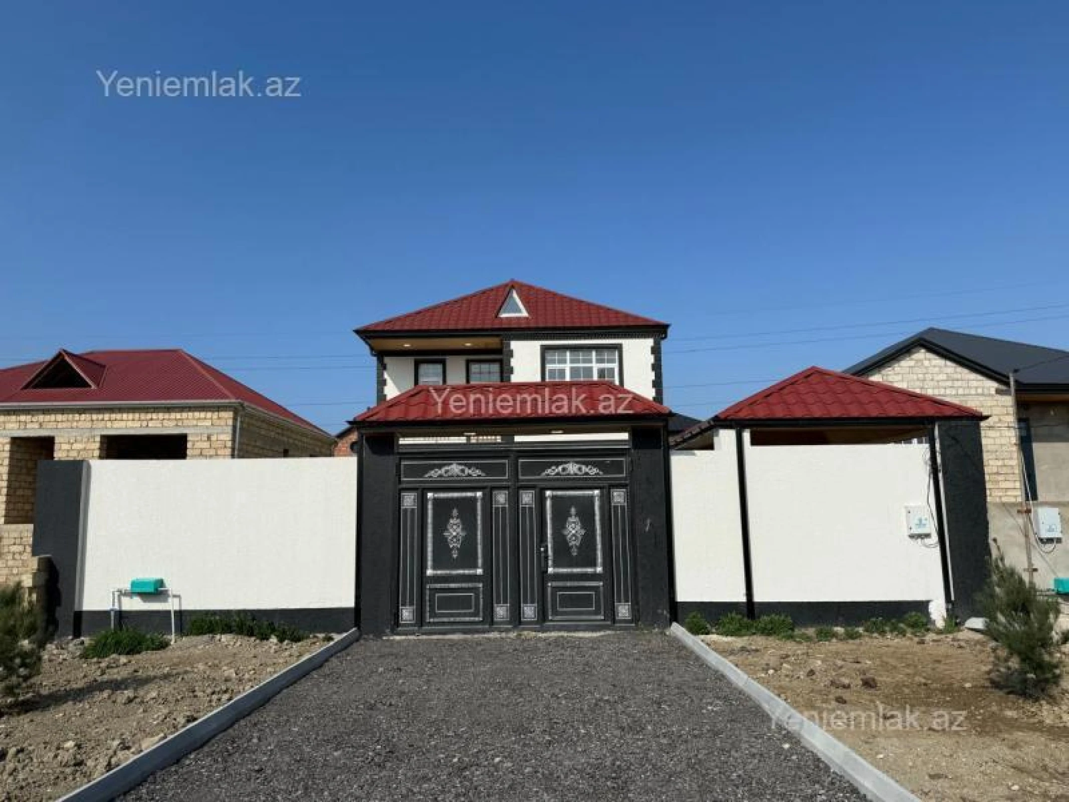 Satılır 5 otaqlı həyət evi 180 m²