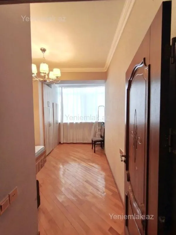 Satılır 3 otaqlı yeni tikili 80 m²