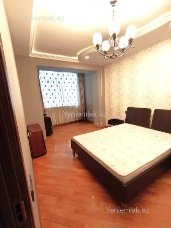 Satılır 3 otaqlı yeni tikili 80 m²