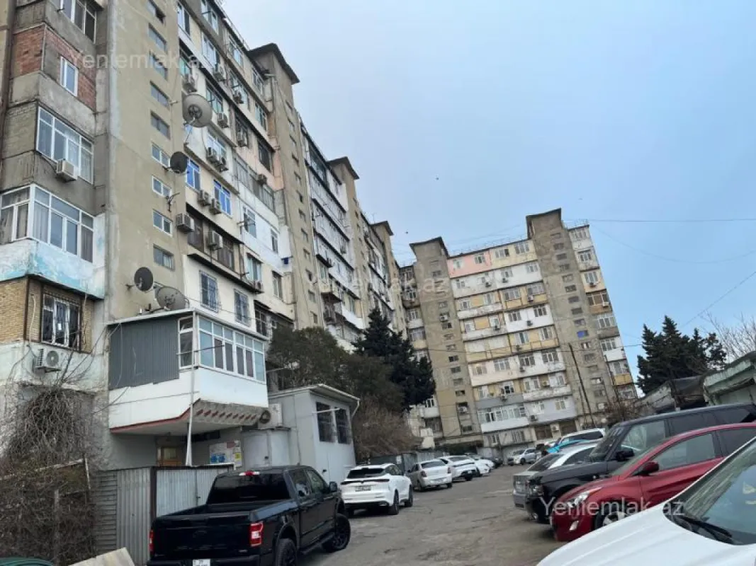 Satılır 3 otaqlı köhnə tikili 80 m²