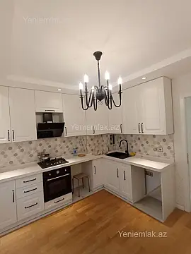 Satılır 3 otaqlı köhnə tikili 90 m²