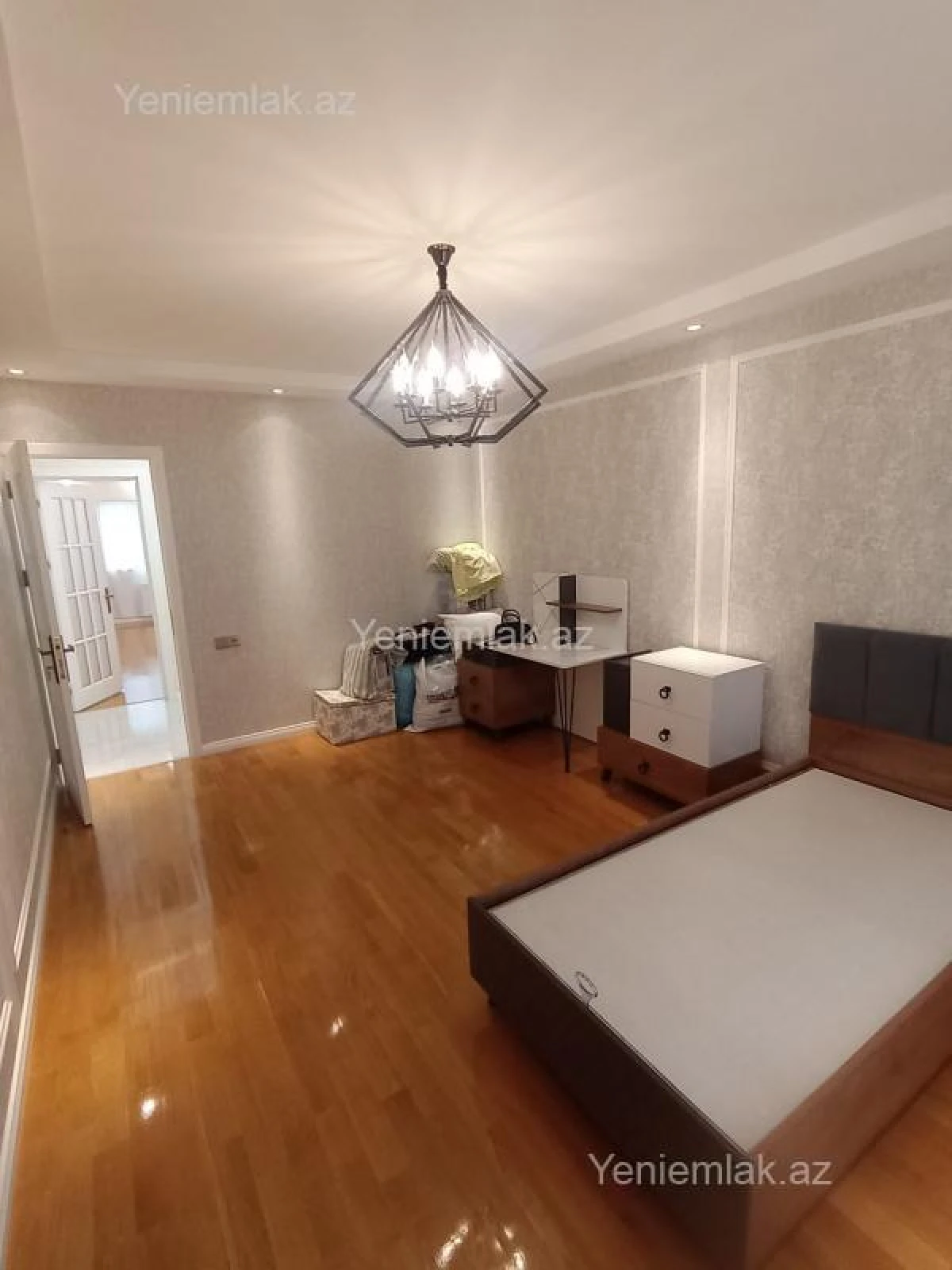 Satılır 3 otaqlı köhnə tikili 90 m²