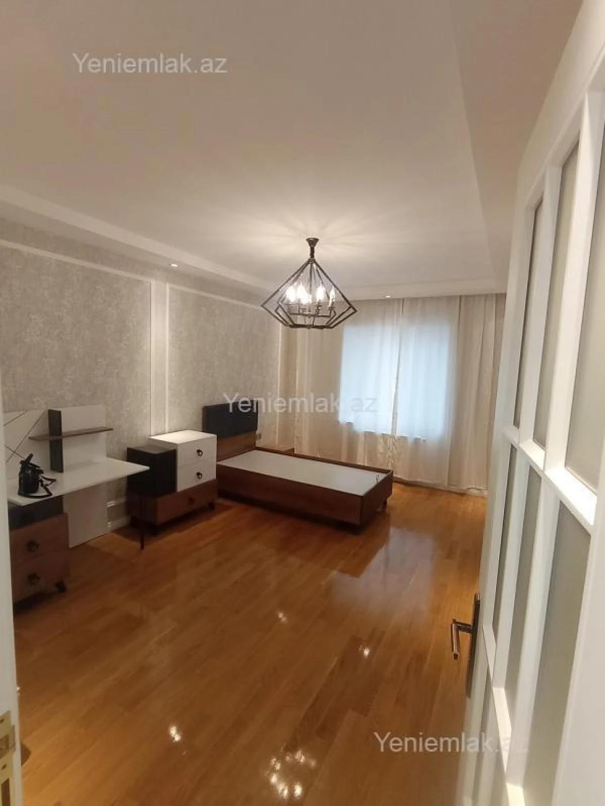 Satılır 3 otaqlı köhnə tikili 90 m²