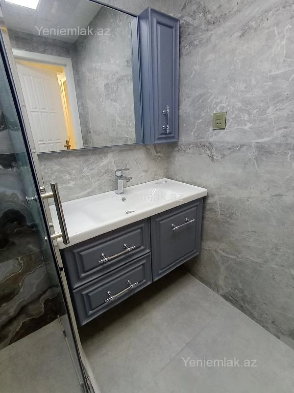 Satılır 3 otaqlı köhnə tikili 90 m²