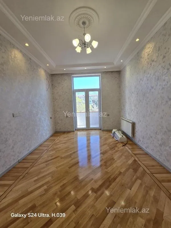 Satılır 3 otaqlı köhnə tikili 75 m²