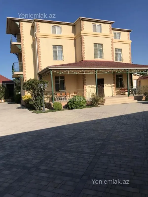Satılır 9 otaqlı həyət evi 300 m²