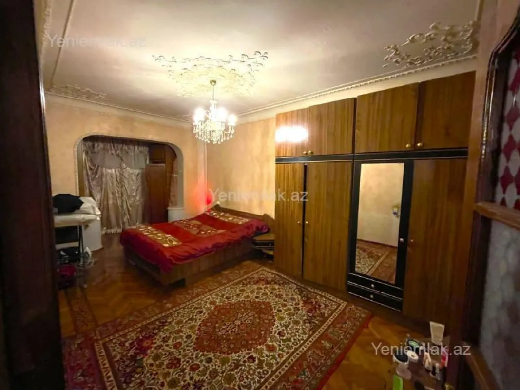 Satılır 3 otaqlı köhnə tikili 90 m²
