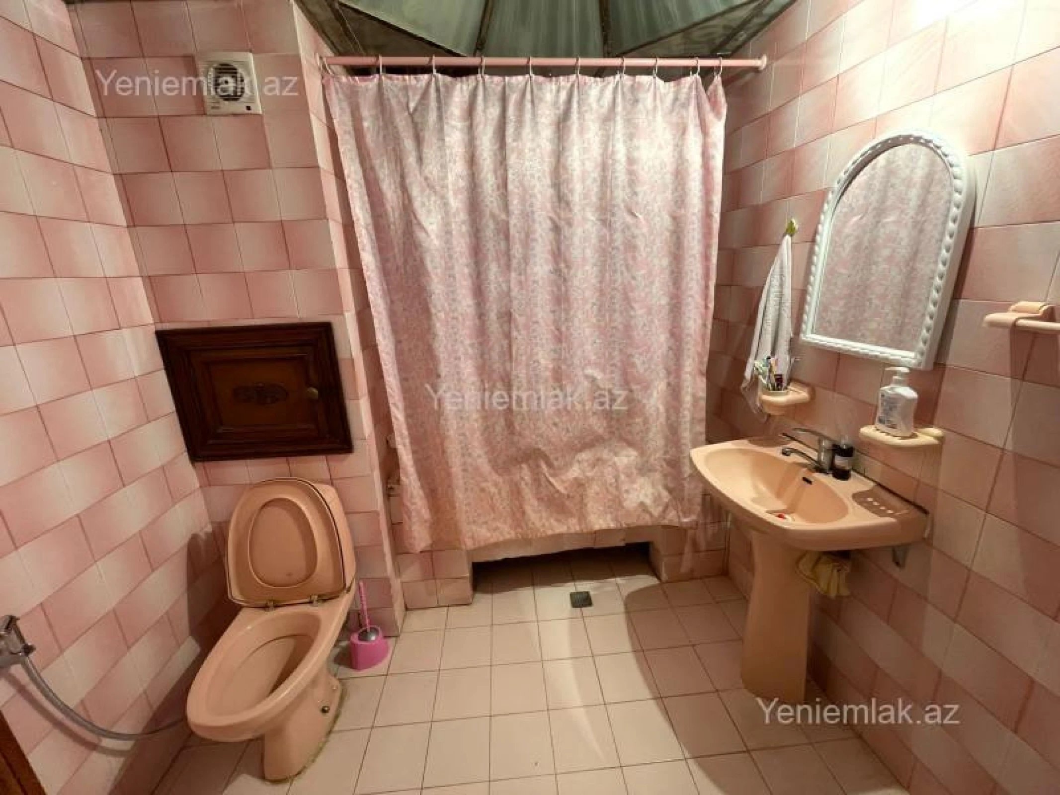 Satılır 3 otaqlı köhnə tikili 90 m²