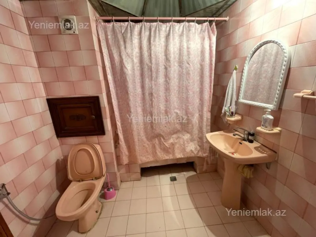 Satılır 3 otaqlı köhnə tikili 90 m²