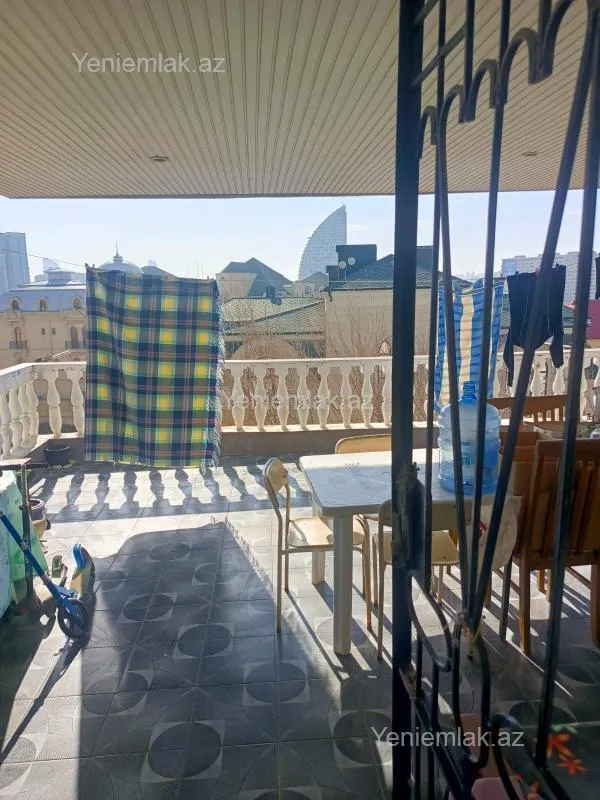 Satılır 3 otaqlı köhnə tikili 110 m²