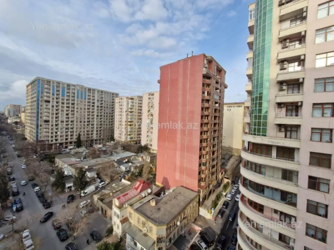 Satılır 4 otaqlı yeni tikili 165 m²