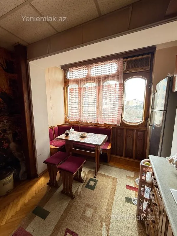 Satılır 3 otaqlı köhnə tikili 90 m²