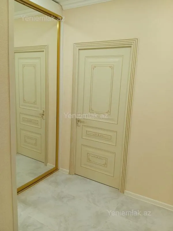 Satılır 2 otaqlı köhnə tikili 75 m²
