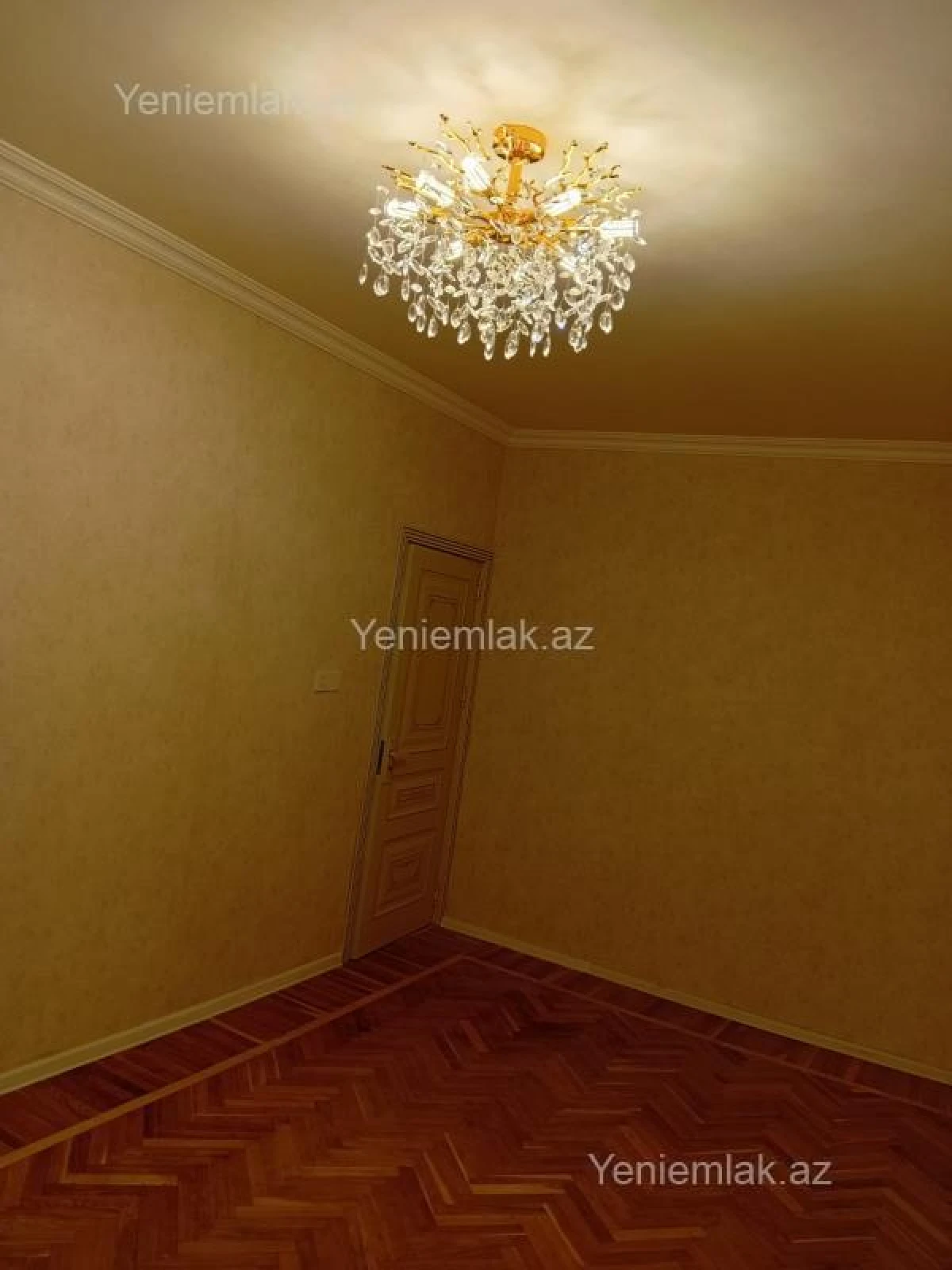 Satılır 2 otaqlı köhnə tikili 75 m²