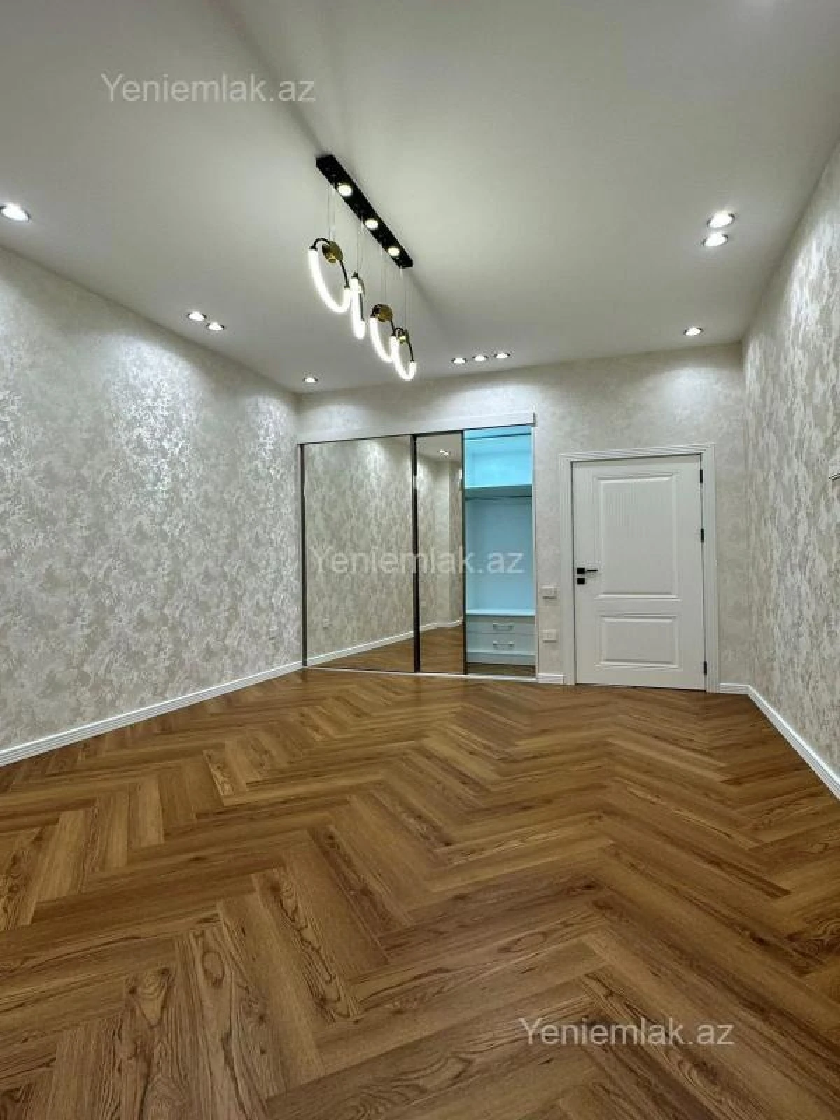 Satılır 3 otaqlı yeni tikili 136 m²
