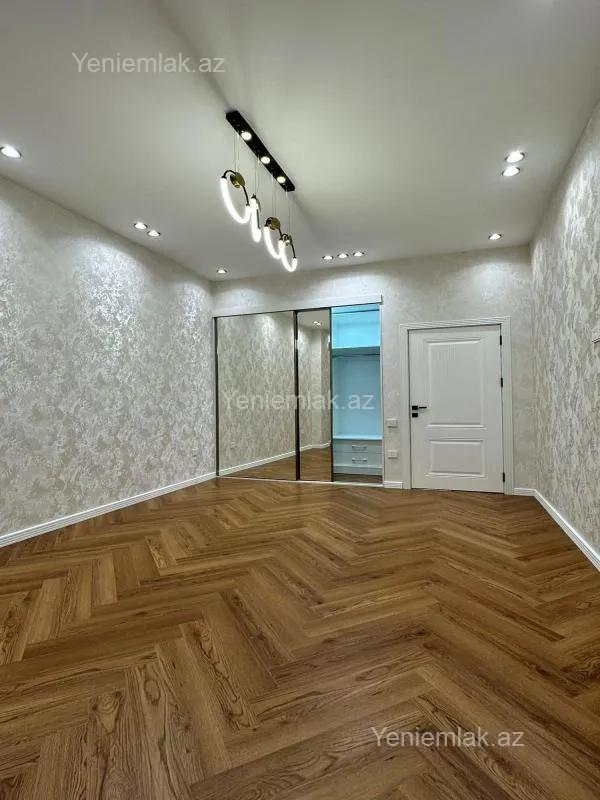 Satılır 3 otaqlı yeni tikili 136 m²