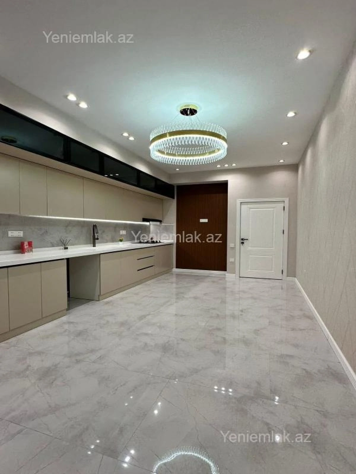 Satılır 3 otaqlı yeni tikili 136 m²