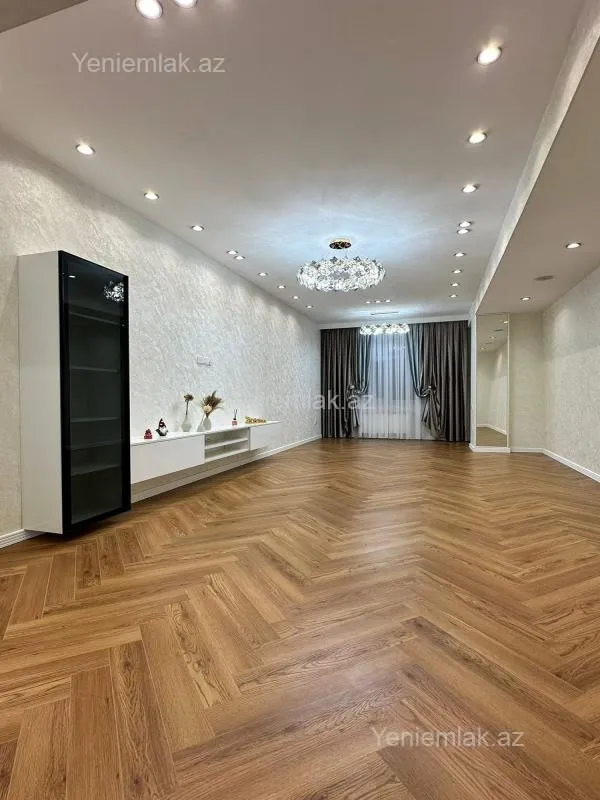 Satılır 3 otaqlı yeni tikili 136 m²