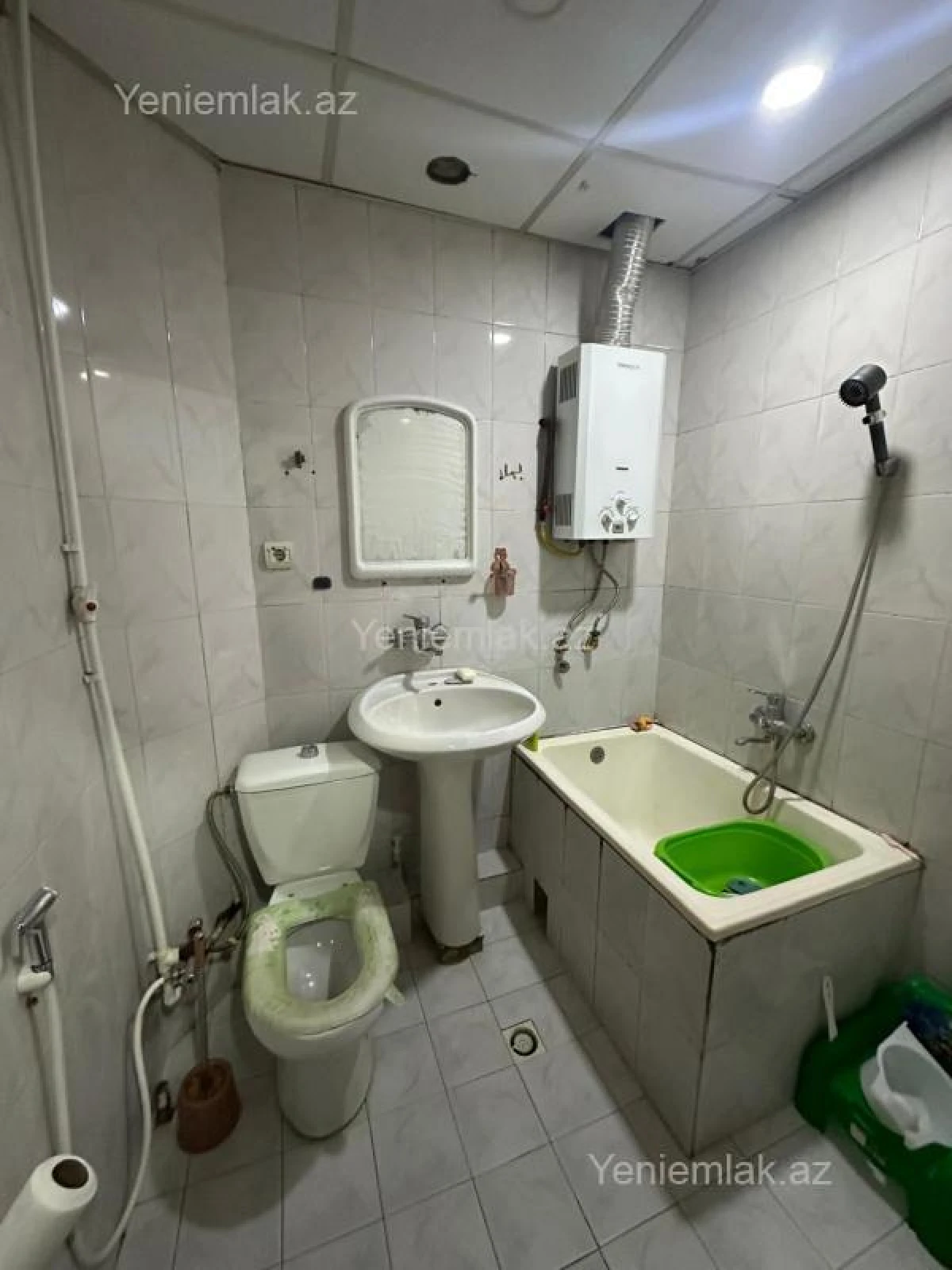 Satılır 2 otaqlı köhnə tikili 45 m²