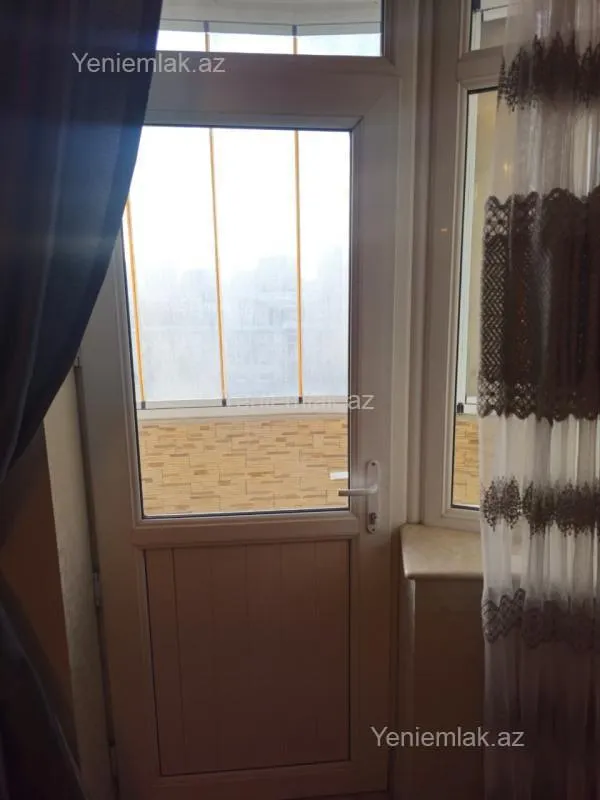 Satılır 3 otaqlı yeni tikili 130 m²