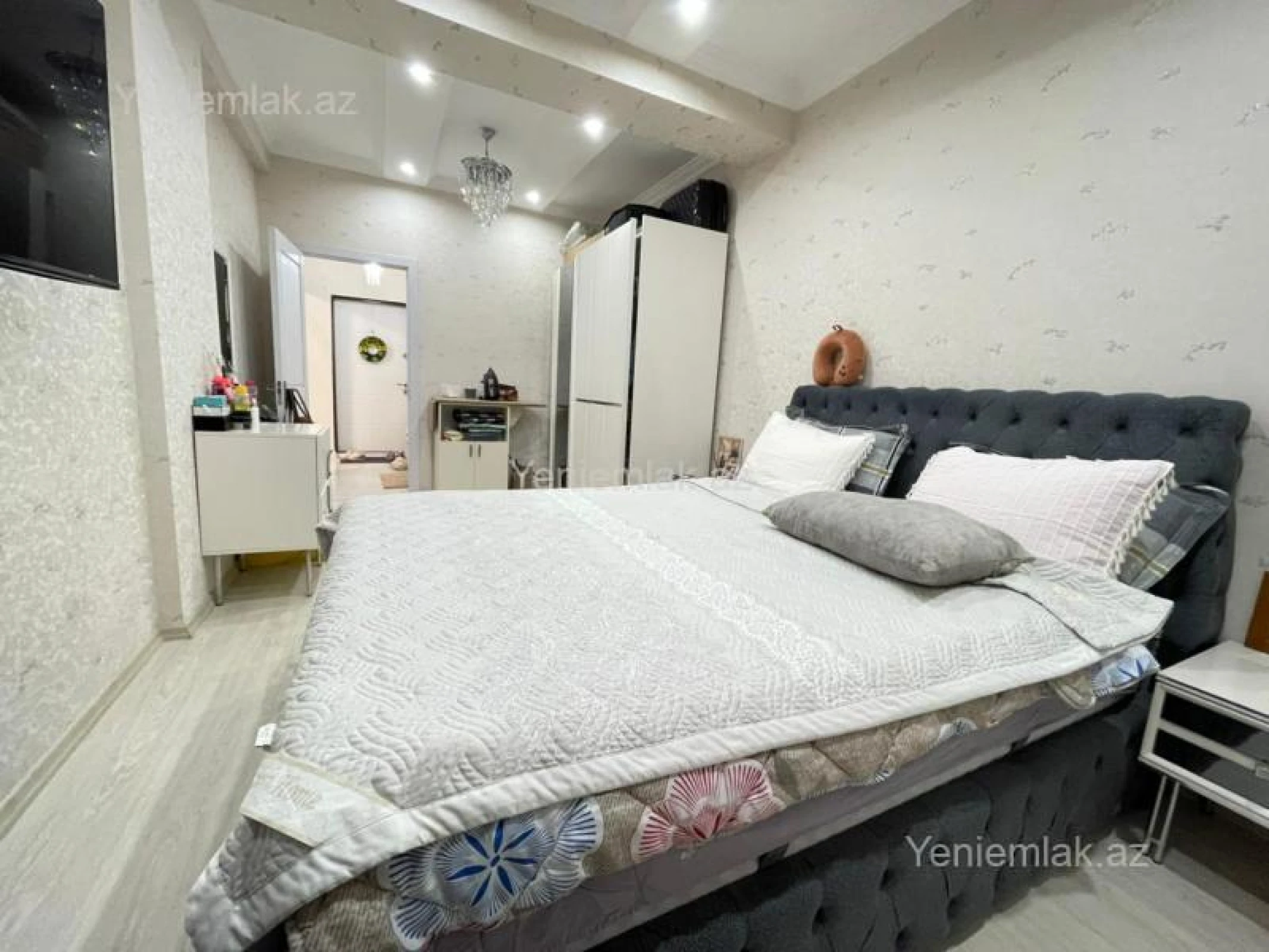 Satılır 2 otaqlı yeni tikili 71.5 m²