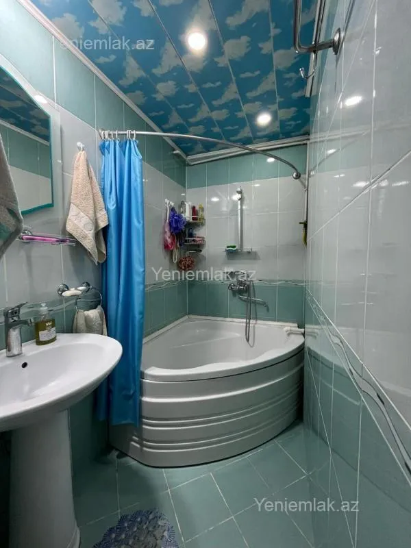 Satılır 3 otaqlı köhnə tikili 80 m²