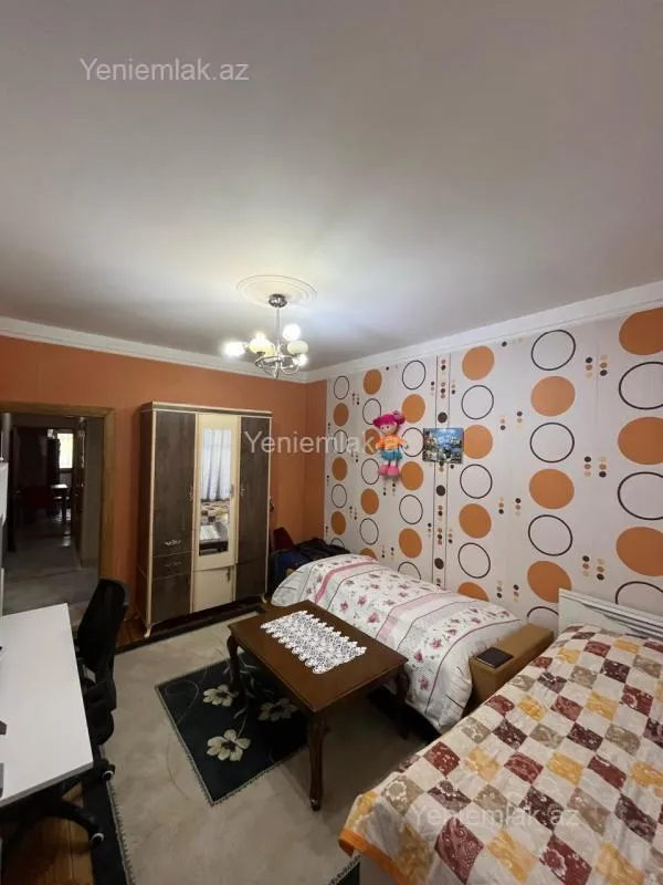 Satılır 3 otaqlı köhnə tikili 80 m²