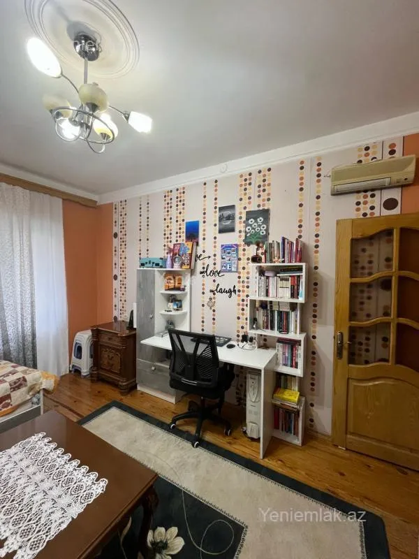 Satılır 3 otaqlı köhnə tikili 80 m²