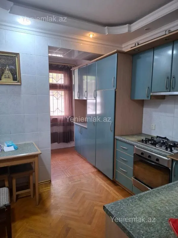 Satılır 3 otaqlı köhnə tikili 85 m²