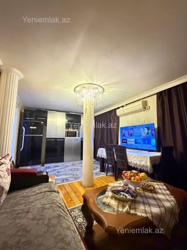 Satılır 2 otaqlı köhnə tikili 60 m²