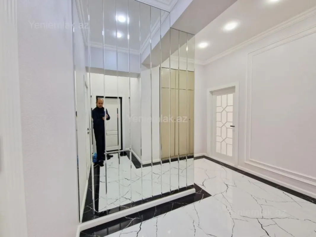 Satılır 2 otaqlı yeni tikili 77 m²
