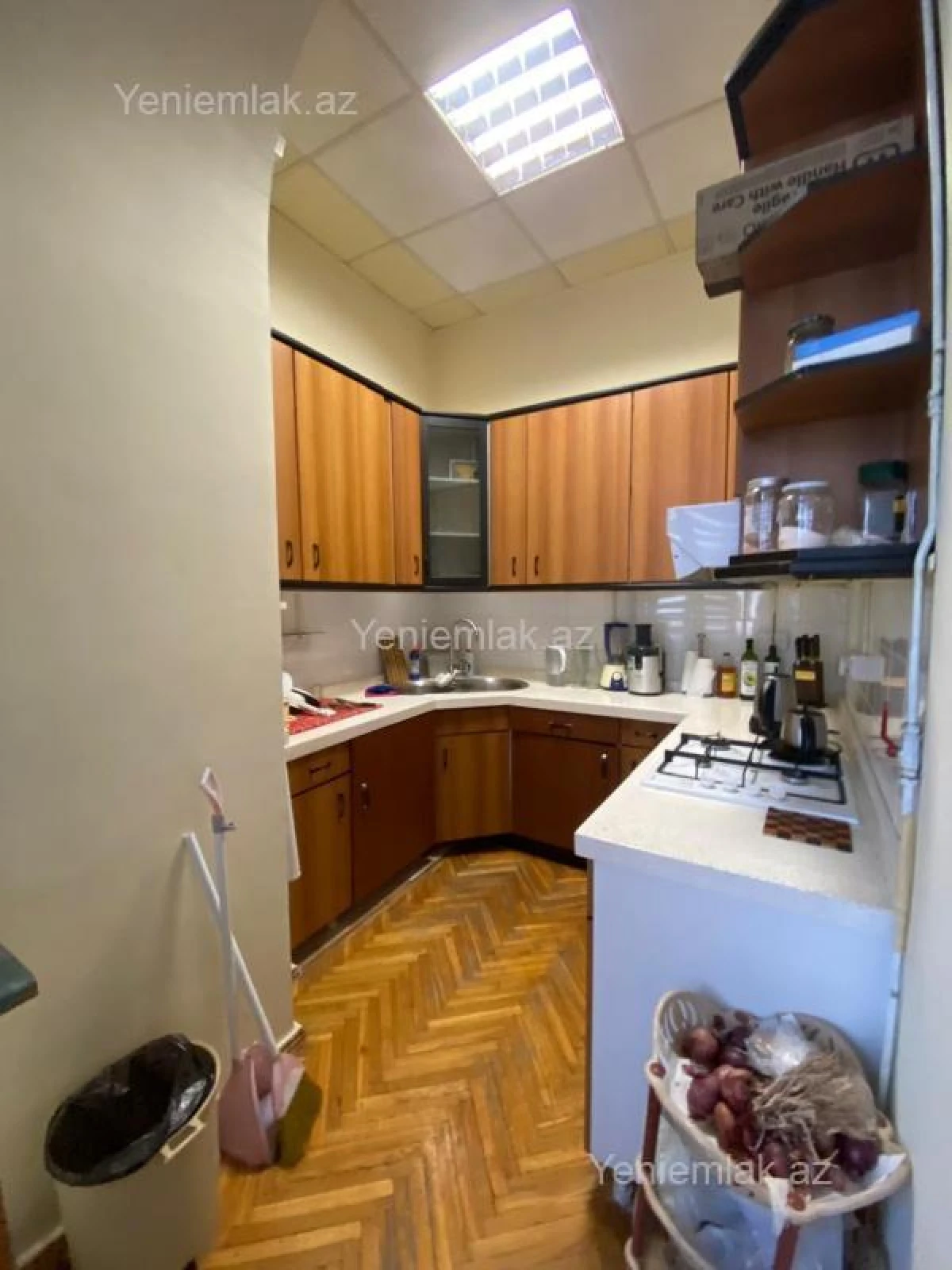 Satılır 4 otaqlı köhnə tikili 165 m²