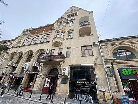 Satılır 4 otaqlı köhnə tikili 165 m² — Bakı, Səbail 4 otaq 165.00 m²