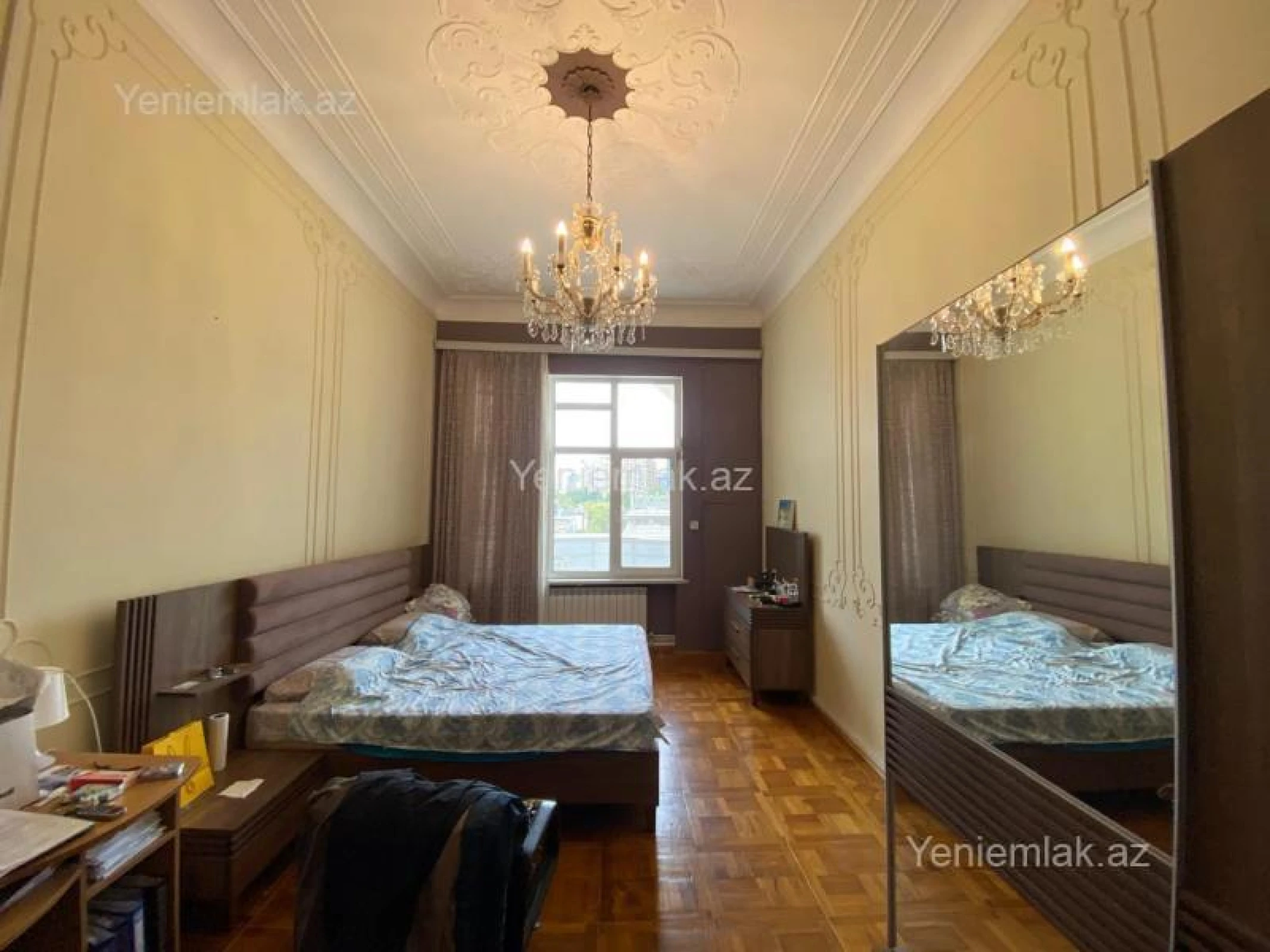 Satılır 4 otaqlı köhnə tikili 165 m²