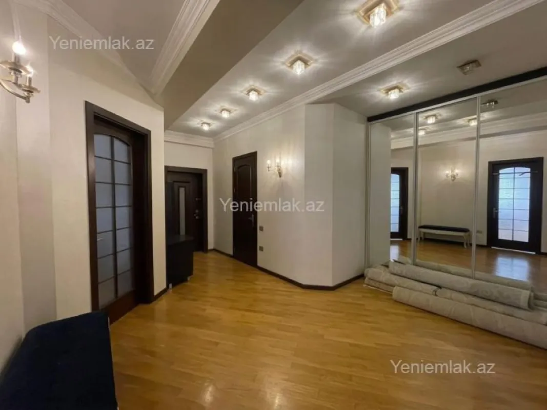 Satılır 3 otaqlı yeni tikili 128 m²